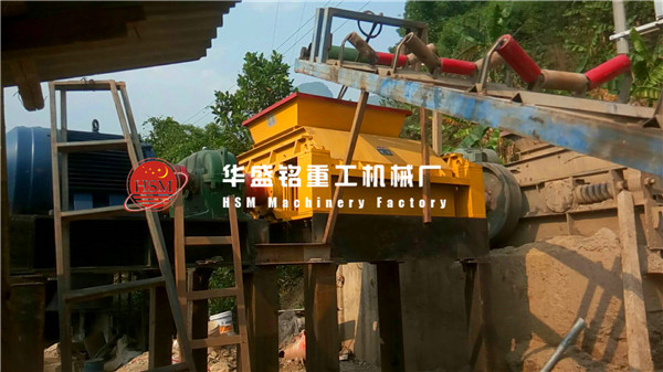 對輥破碎機(jī)