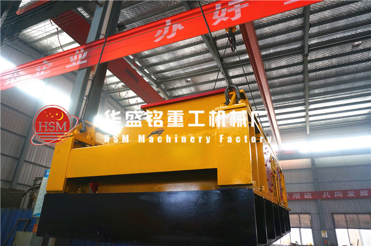 大型液壓對輥破碎機(jī)發(fā)貨圖