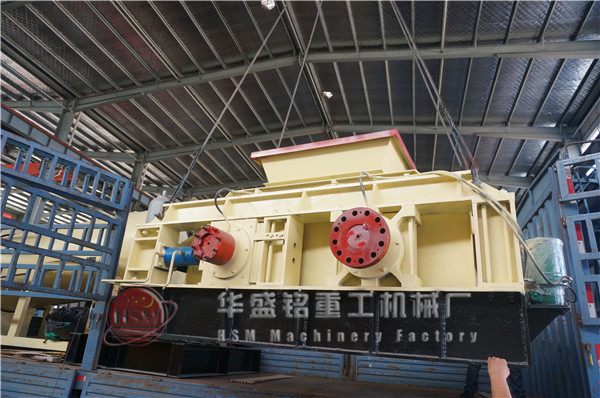 液壓對(duì)輥破碎機(jī)圖片